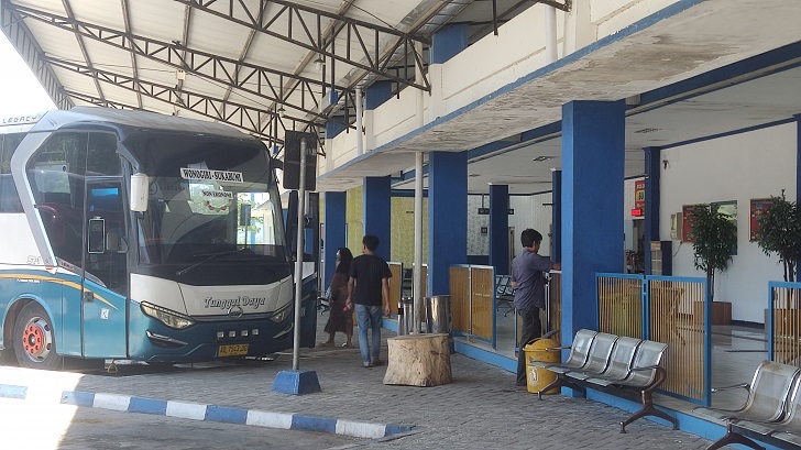 Aktivitas di Terminal Tipe A Giri Adipura belum lama ini.