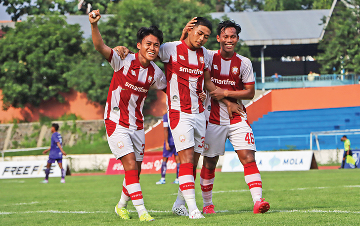 GACOR: Para pemain Persis Solo U-20 merayakan gol ke gawang Persita Tangerang di Stadion UNS, belum lama ini.