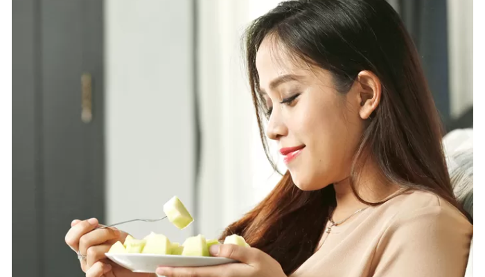 Jaga pola makan dengan nutrisi seimbang selama puasa Ramadhan.