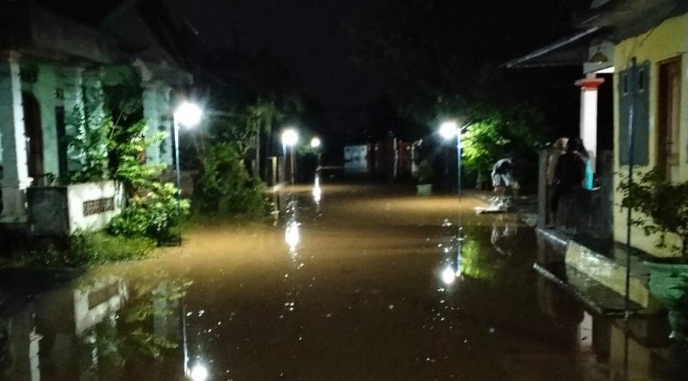 Dusun Teken, Desa Kaliwuluh, Kecamatan Kebakramat, Kabupaten Karanganyar, kebanjiran Sabtu (9/3/2024).