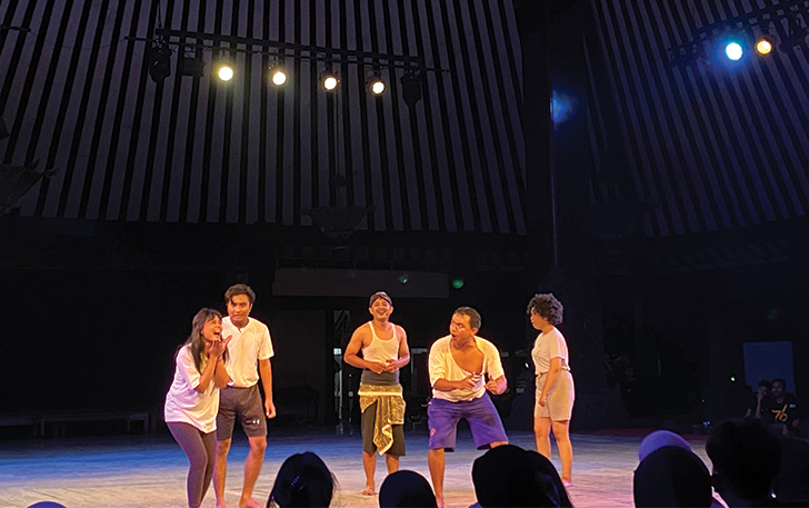 Penampilan Ndadak Teater Sragen dalam ajang Sala Hatedu #11 di Pendapa Ageng, Taman Budaya Jawa Tengah (TBJT), Rabu (6/3/2024)