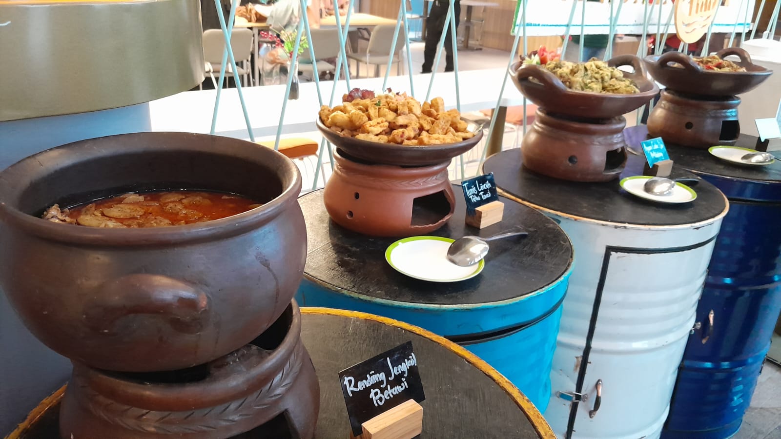 Salah satu menu Takjil Sore yang disajikan POP! Hotel Solo.