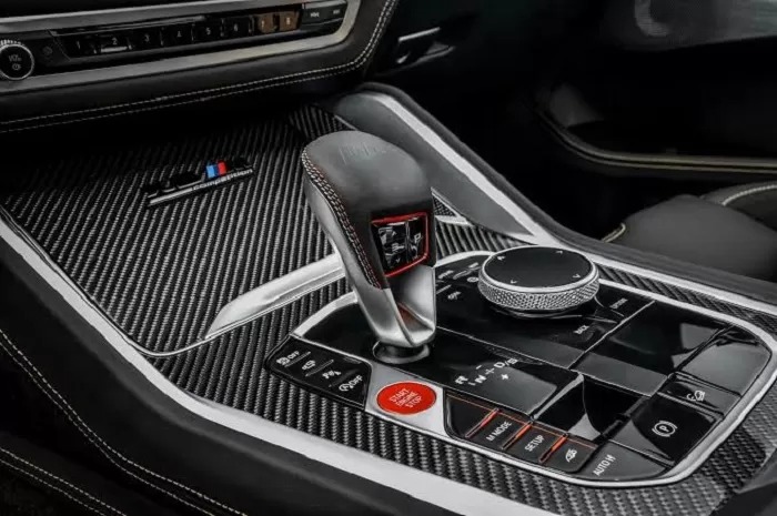 Ilustrasi: Transmisi di mobil BMW.