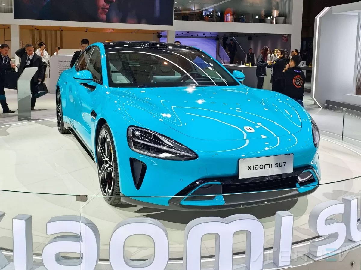 Bentuk Mobil listrik Xiaomi SU7.
