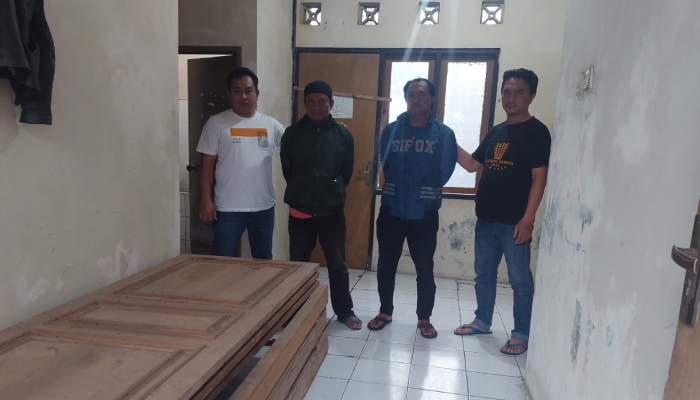 Polsek Juwiring saat mengamankan para pelaku beserta barang bukti