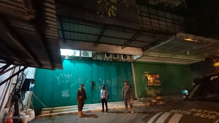 Satpol PP Kota Solo tertibkan tempat hiburan malam dan kafe yang menyalahi operasional di awal Ramadhan.