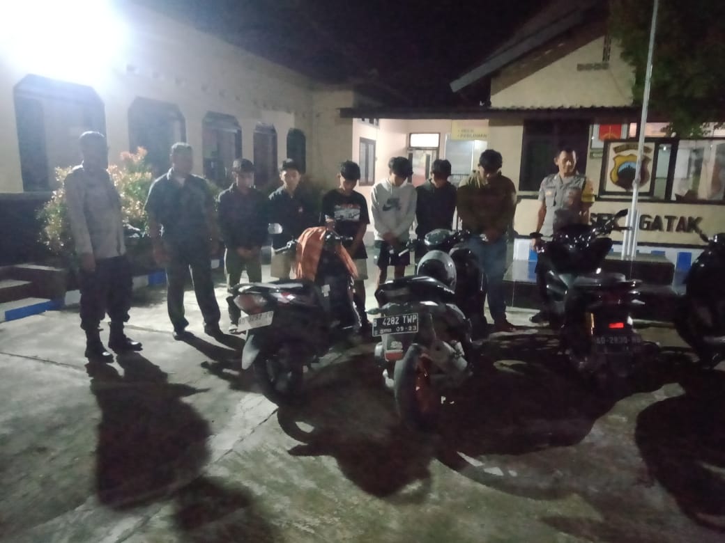 Enam remaja diamankan Tim Pandawa Polres Sukoharjo karena akan ikut perang sarung.