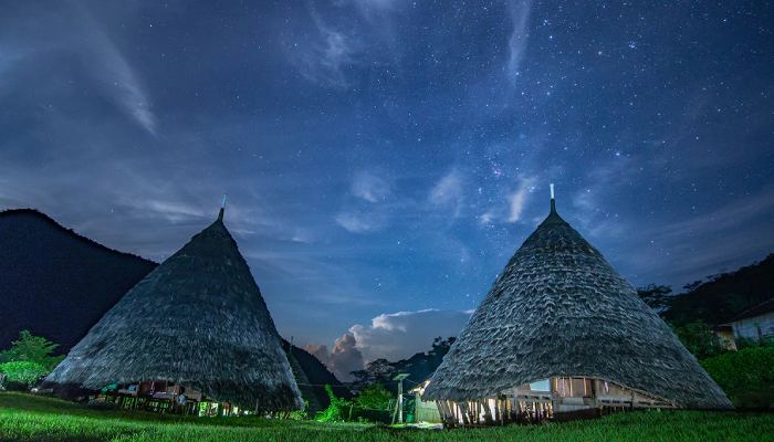 Suasana malam di desa wisata Wae Rebo.