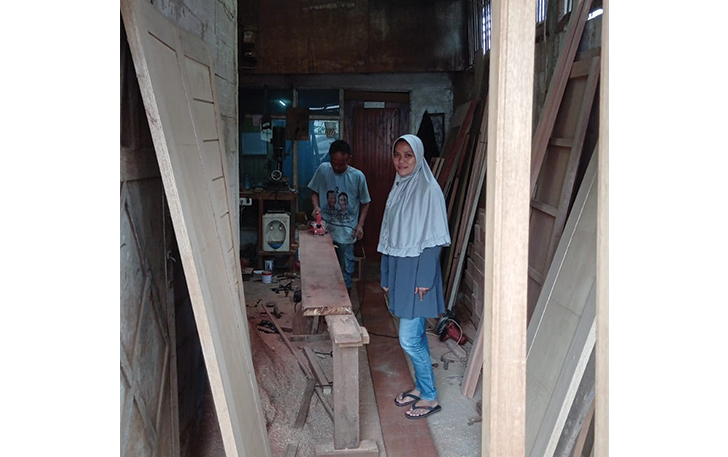 Siti Samsiah yang merasakan manfaatnya melalui produk pinjaman KeCe (Kredit Cepat)