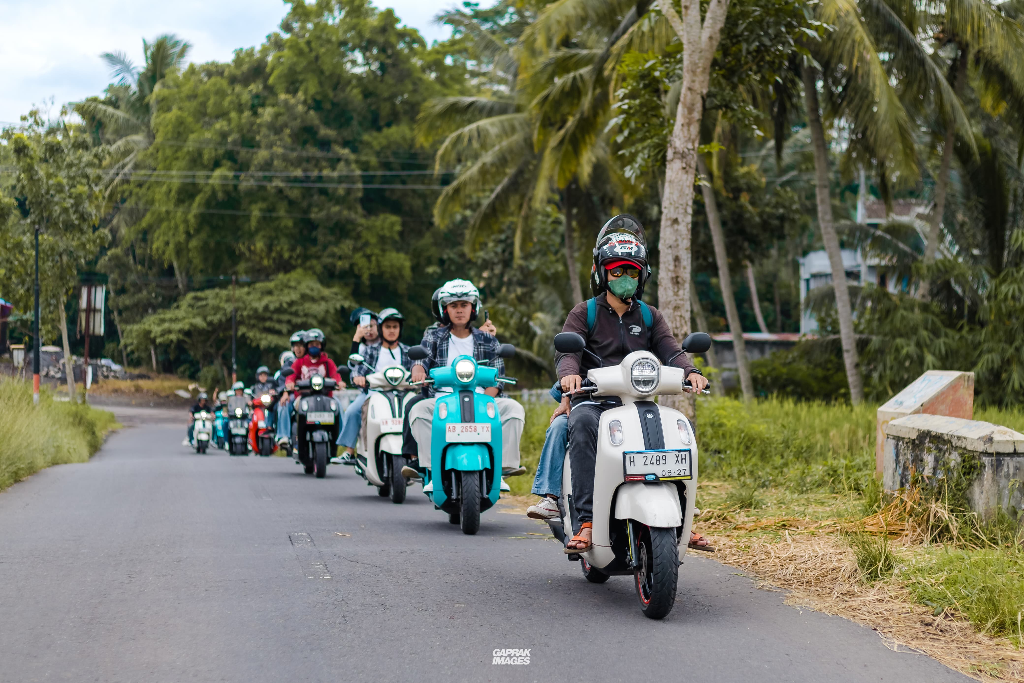 Yamaha ajak anak-anak muda fun rinding menggunakan Fazzio Hybrid dan Grand Filano Hybrid di Kota Magelang, belum lama ini.