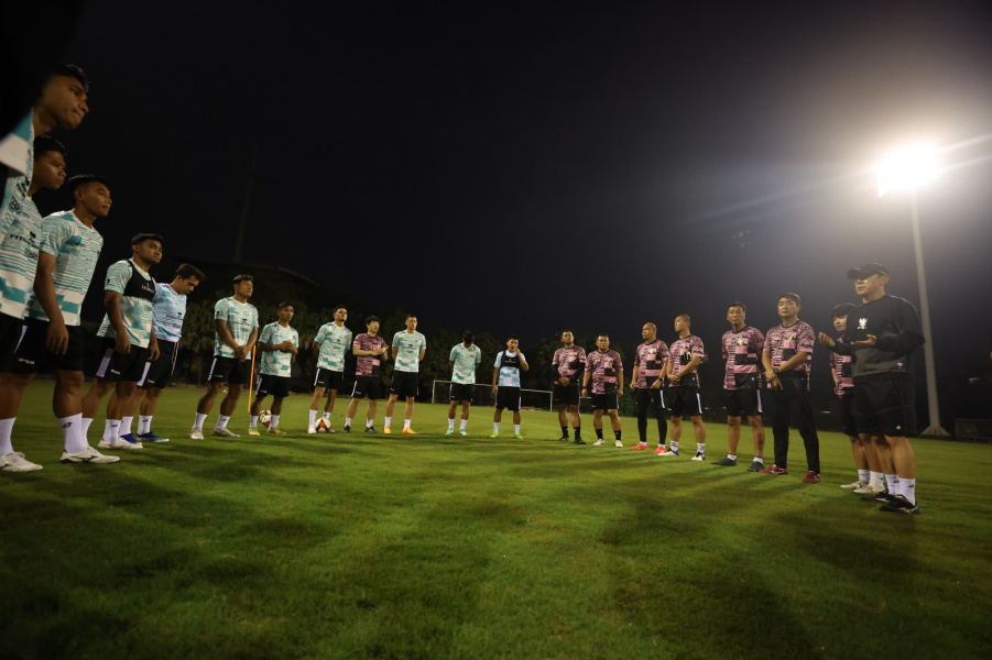 Timnas indonesia berlatih di Vietnam jelang laga Kualifikasi Piala Dunia 2026.