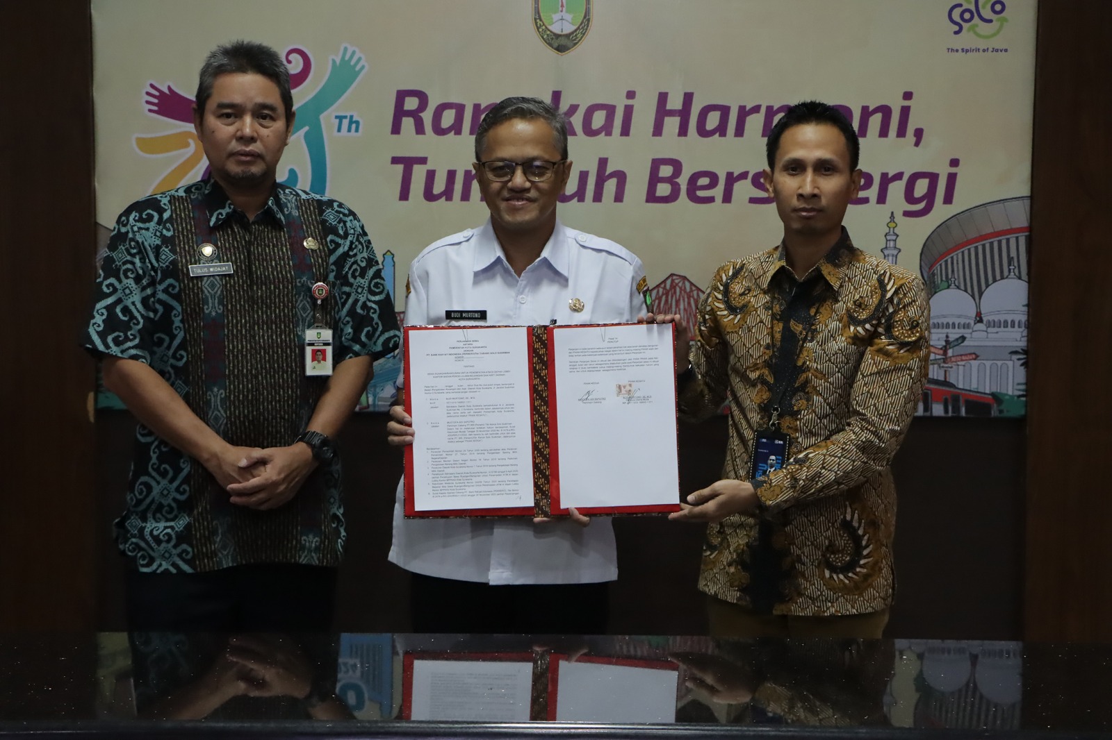 Penandatangan kerja sama dengan pihak BRI.