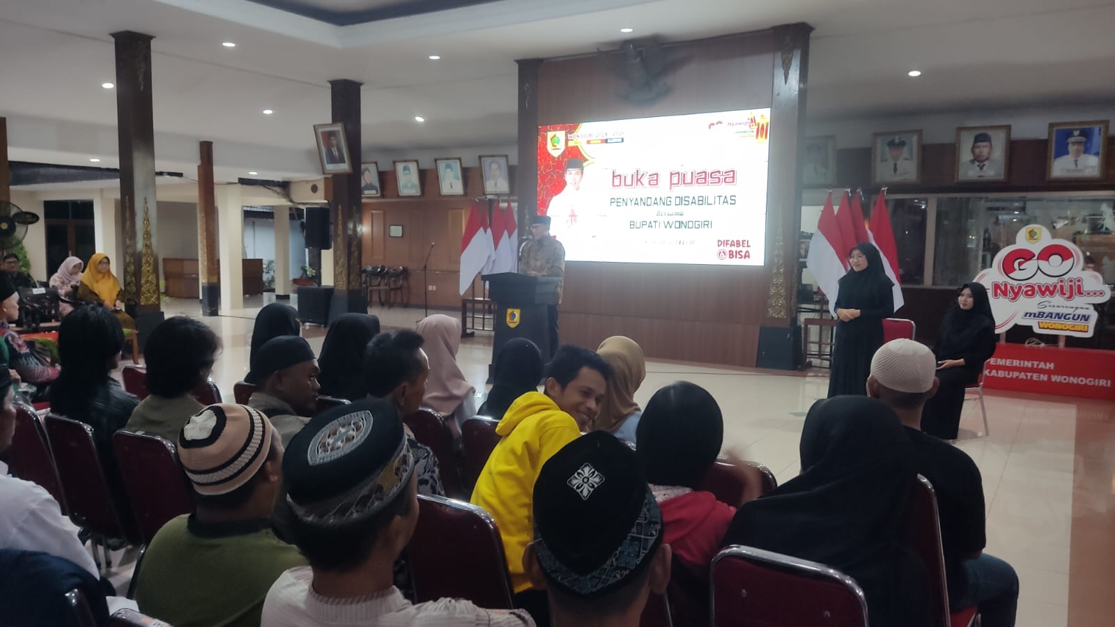 Buka bersama antara Pemkab Wonogiri dan penyandang disabilitas di pendapa rumah dinas bupati Wonogiri, Kamis (28/3/2024).