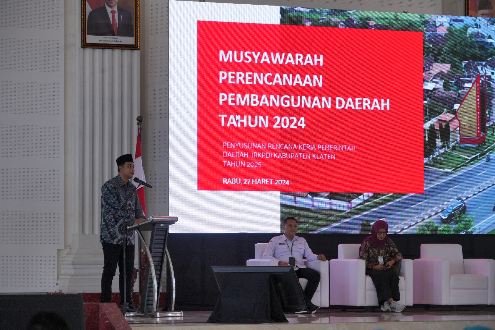 Ketua DPRD Klaten Hamenang Wajar Ismoyo saat menyampaikan pokok-pokok pikiran DPRD dalam Musrenbang yang digelar di Grha Bung Karno, Rabu (27/3/2024).