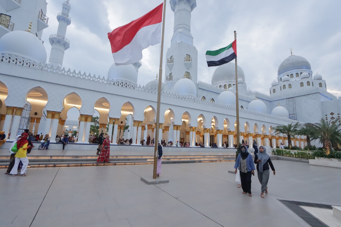 Masjid Sheikh Zayed Solo terbuka bagi umat Islam yang ingin iktikaf di 10 hari terakhir bulan Ramadhan. (M.Ihsan/Radar Solo)