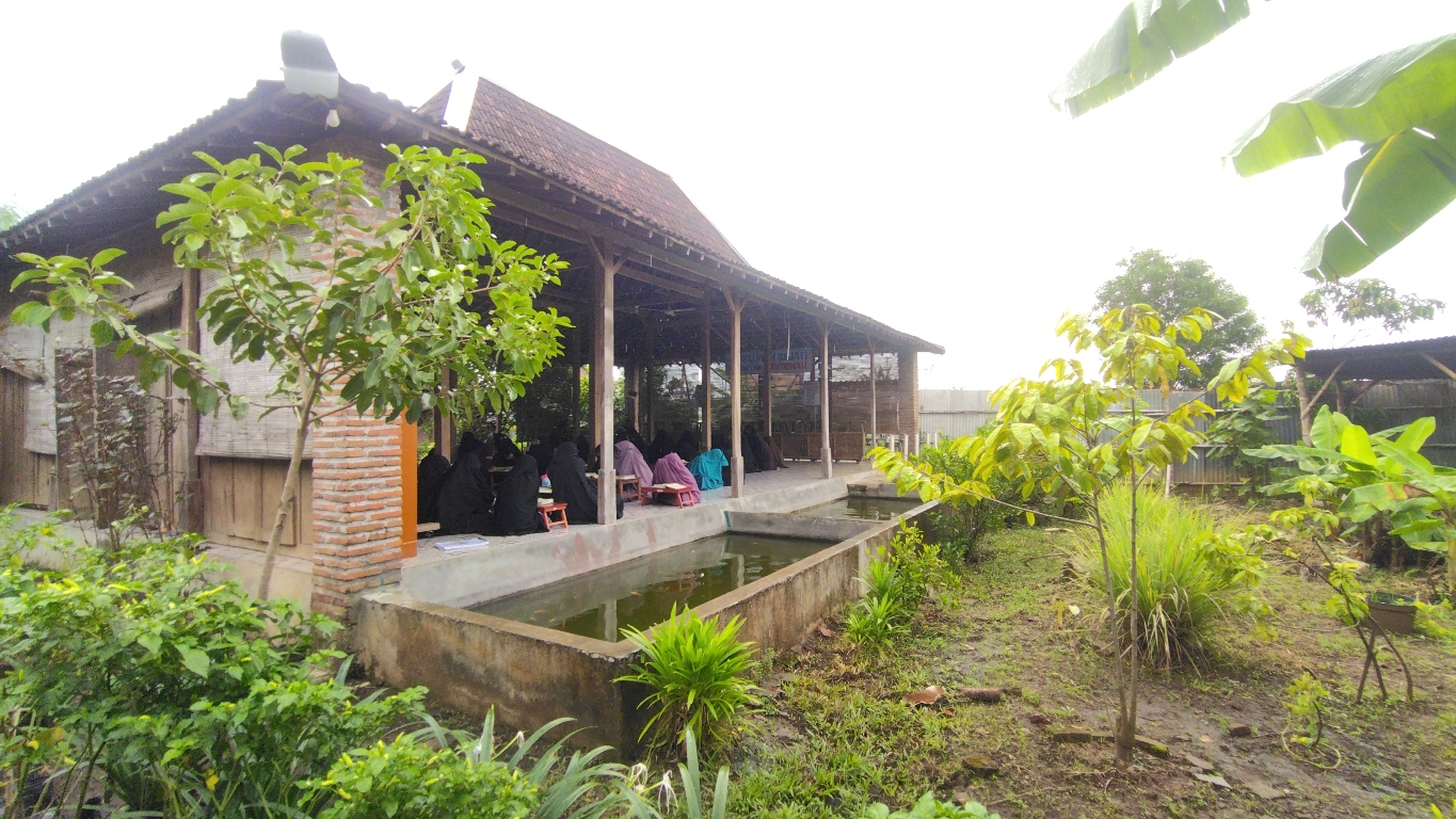Suasana hafalan Alquran di Ponpes Al Aqso Gondangrejo, Karanganyar. (Rida Nur Famila/Radar Solo)