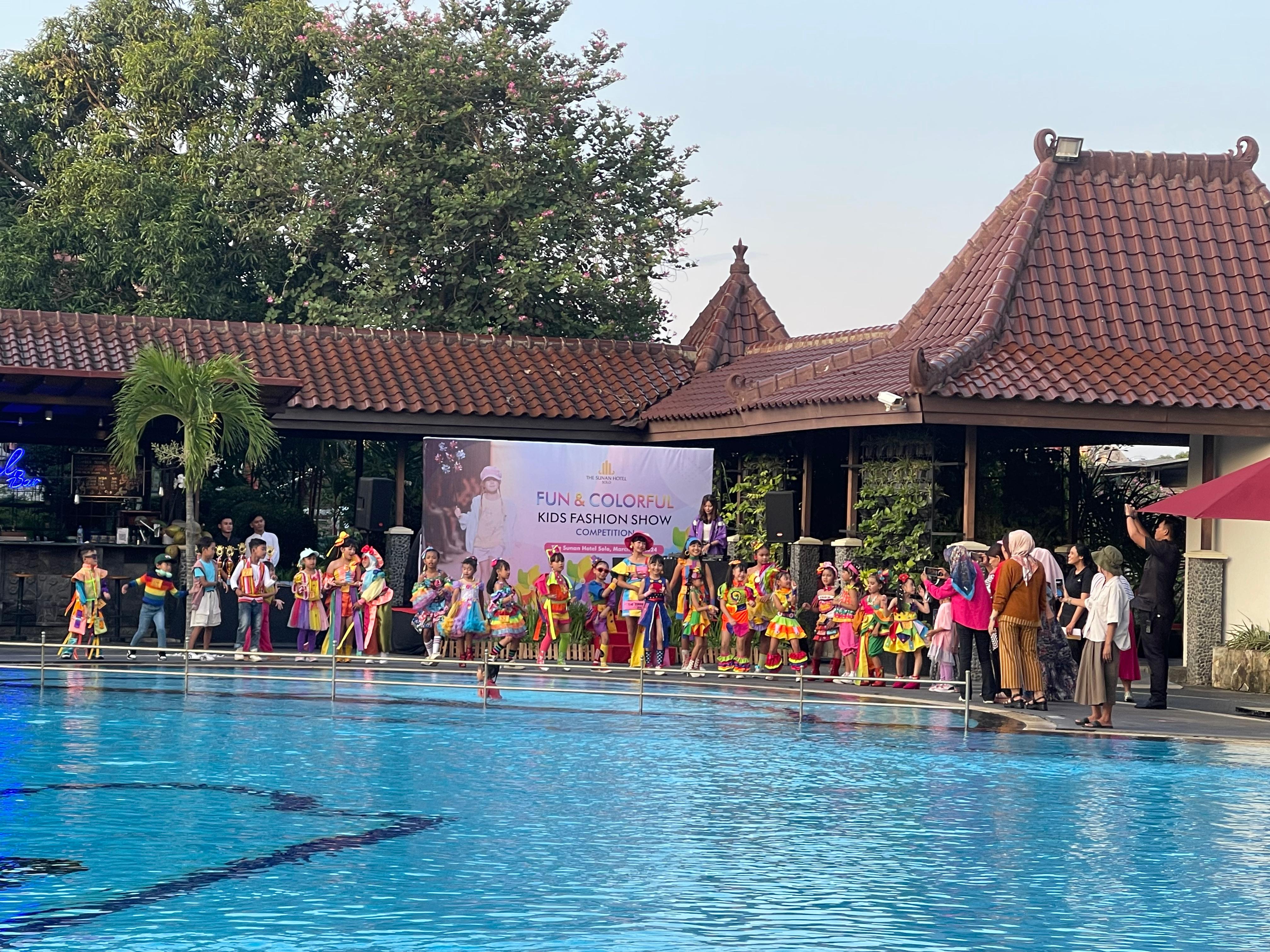 The Sunan Hotel Solo gelar event "Fun & Colourful Kids Fashion Show Competition 2024" di Pool Bar, Minggu (31/3/2024)