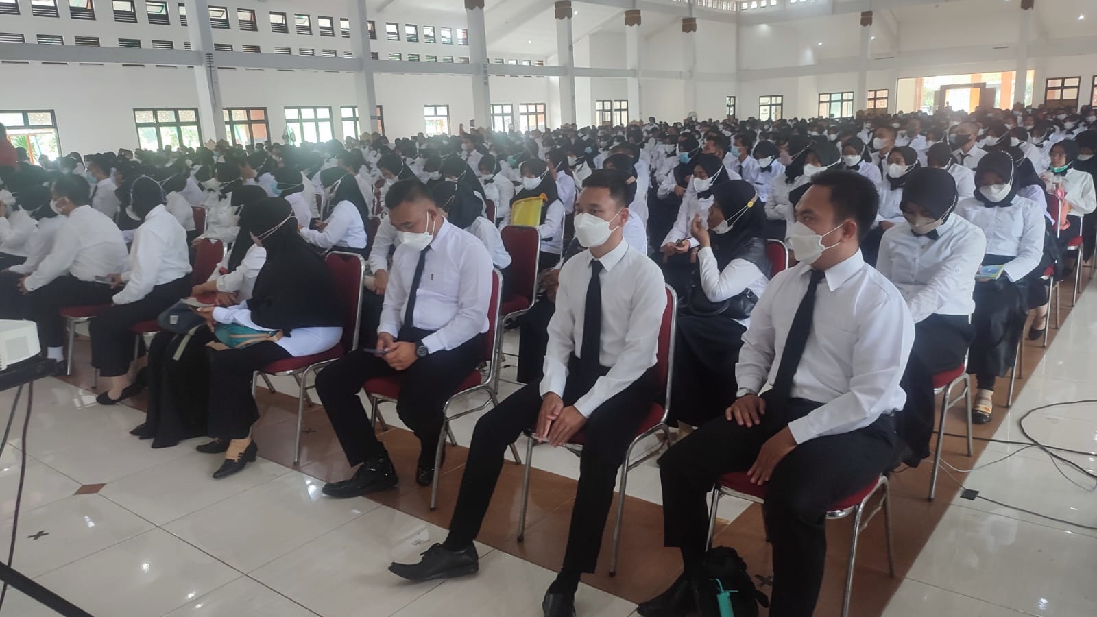 Penyerahan SK pengangkatan guru PPPK di Sragen, beberapa waktu lalu. (Ahmad Khairudin/Radar Solo)