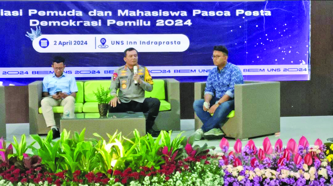 Kapolda Jateng Irjen Pol Ahmad Luthfi dalam dialog di UNS INN, Selasa (2/4).