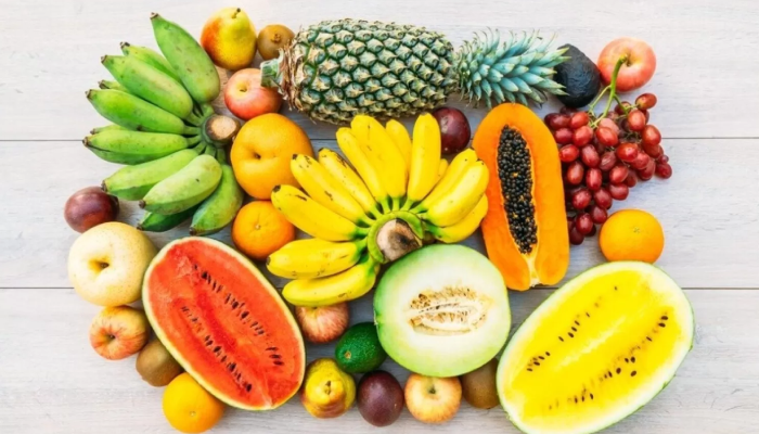 Beragam buah-buahan yang baik untuk menjaga kesehatan kulit dan wajah.