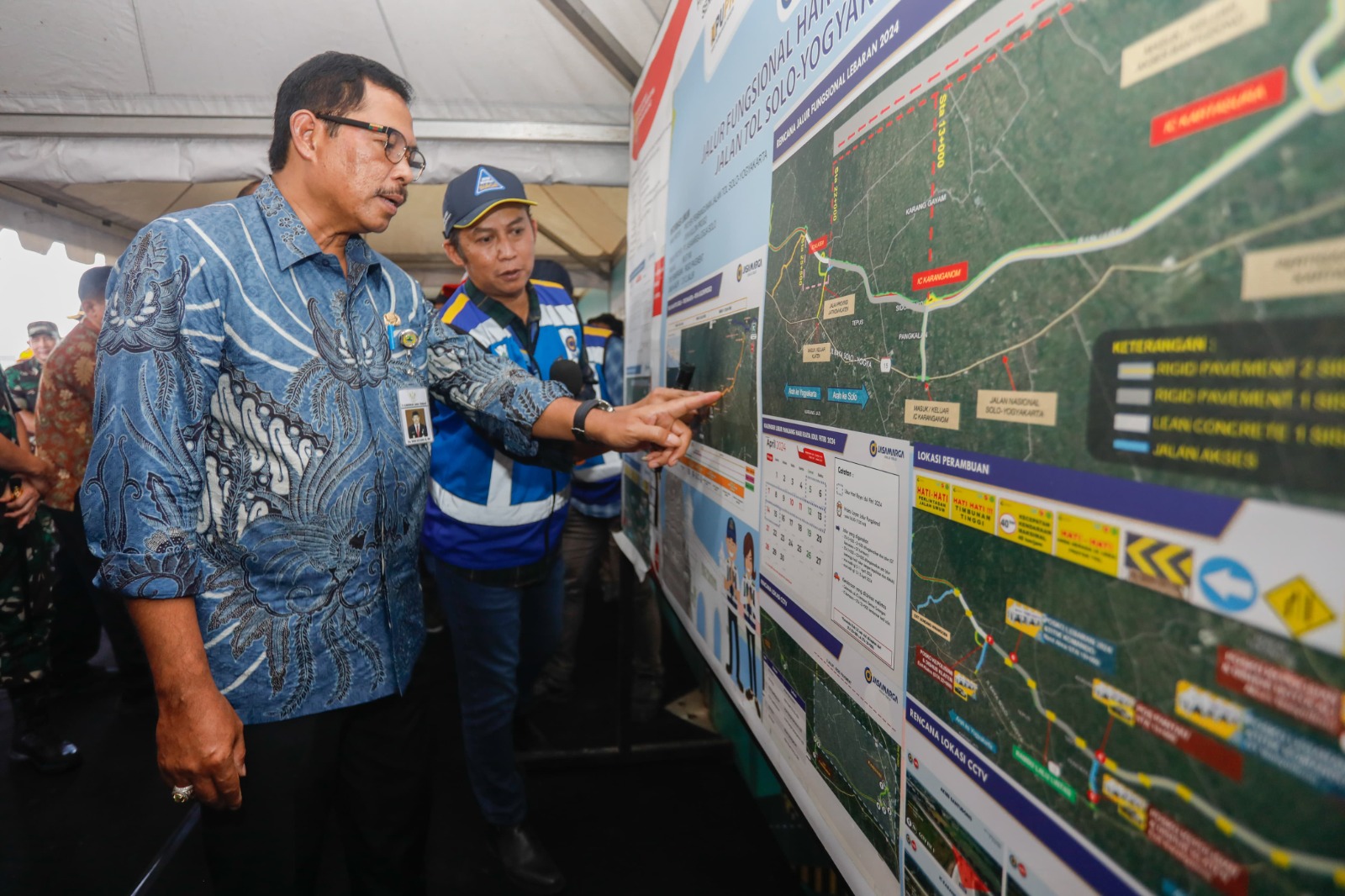 Pj Gubernur Jawa Tengah, Nana Sudjana mengecek kesiapan jalan tol Solo-Yogyakarta yang akan difungsionalkan sebagai jalur mudik Lebaran 2024.