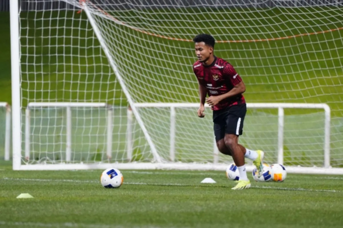 Pemain timnas speak bola U-23, Bagas Kaffa, berlatih untuk persiapan Piala Asia U-23 2024.