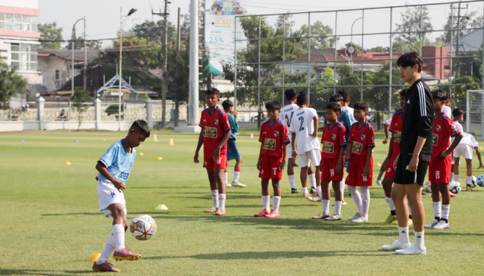Klub Liga 1 Korea Selatan, Jeonbuk Hyundai Motors saat menggelar coaching clinic ke anak-anak SSB di Kota Solo, 16 Juni tahun lalu.
