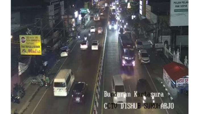 Tangkapan layar rekaman CCTV titik hitung kendaraan di  simpang tiga Tugu Kartasura, Sukoharjo pada Sabtu (6/4).