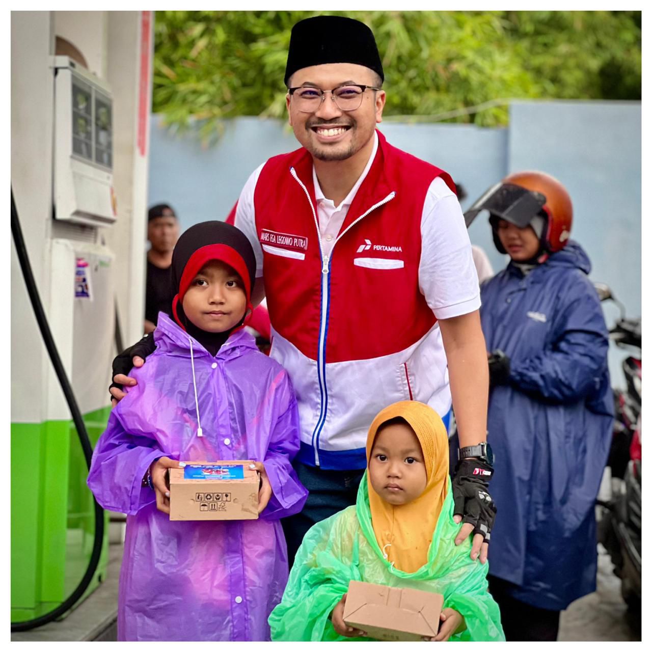 Direktur Pemasaran Regional Pertamina Patra Niaga Mars Ega Legowo Putra melakukan kunjungan ke SPBU 44.555.23 Gendol, Kabupaten Sleman, Yogyakarta, Selasa (9/4/2024).