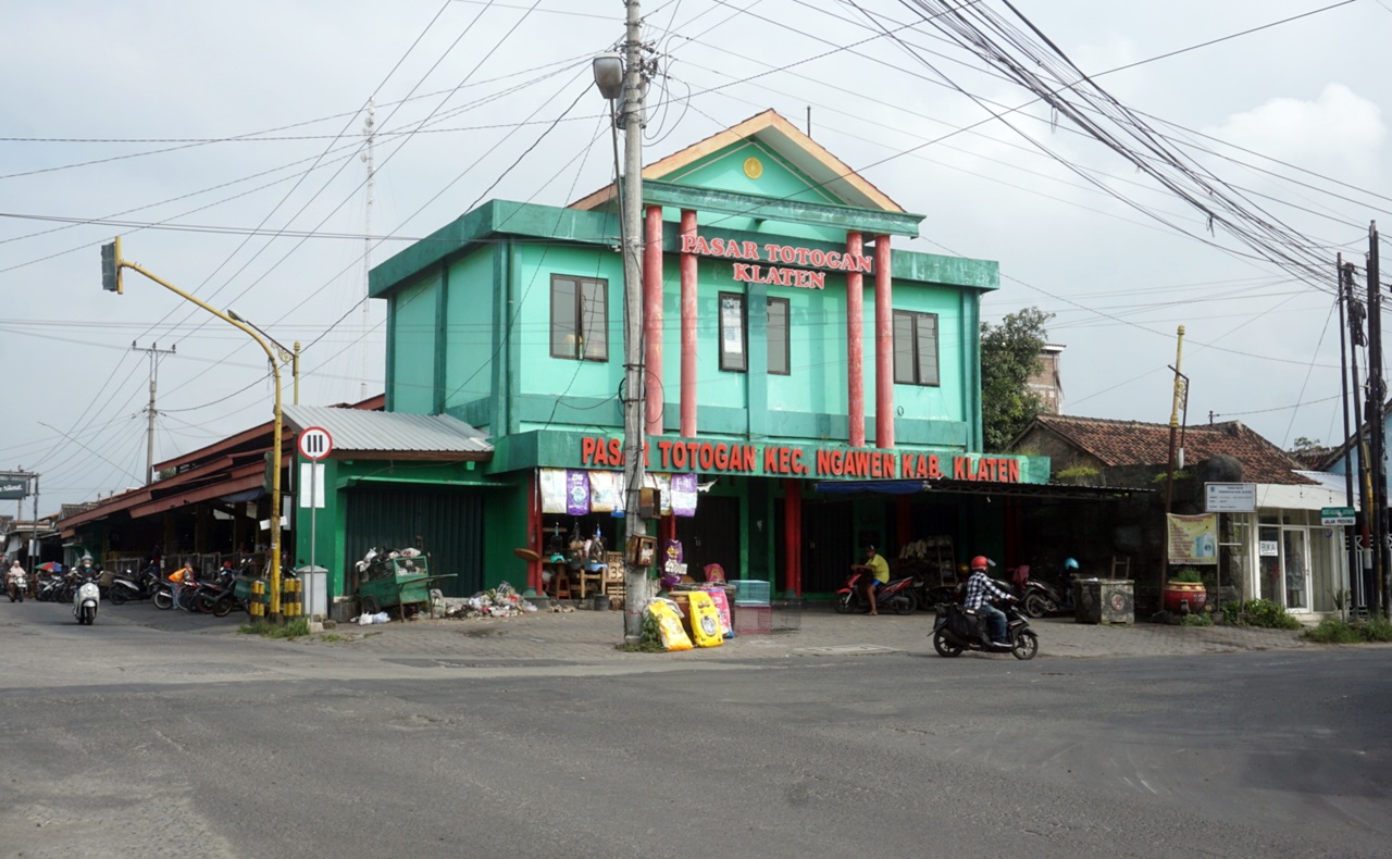 MASIH MISTERI: Pasar Totogan yang dikenal warga sebagai Pasar Ngupit di tepi jalan provinsi Klaten-Boyolali, Kecamatan Ngawen, Klaten.