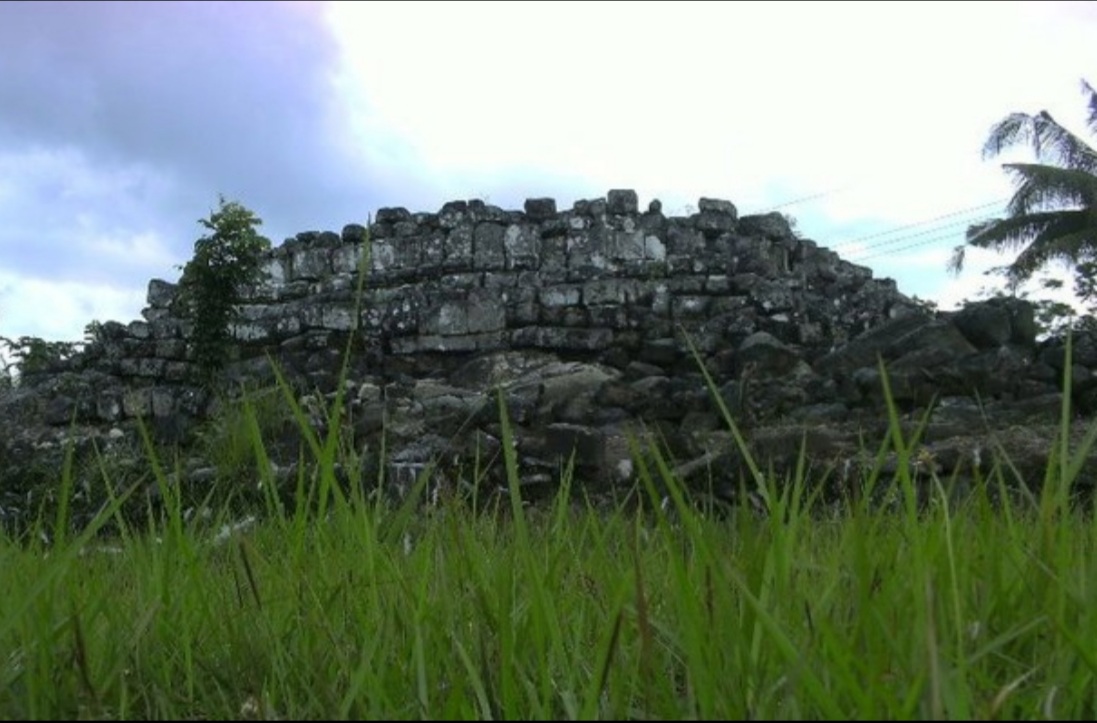 Bangunan Candi Risan yang berada di  Gunung Kidul, Daerah Istimewa Johjakarta.