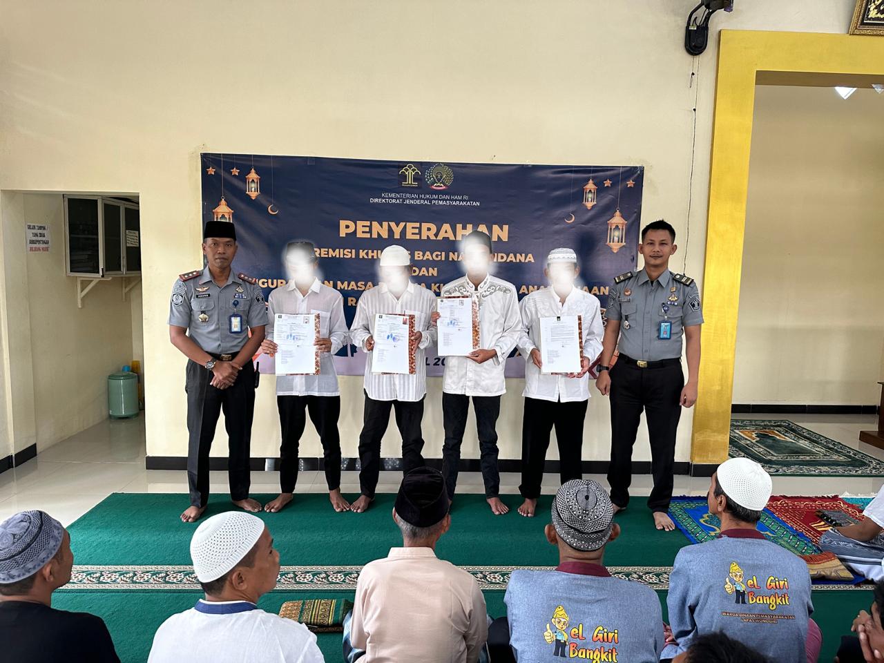 Penyerahan remisi Hari Raya Idul Fitri kepada warga binaan Lapas Wonogiri baru-baru ini.