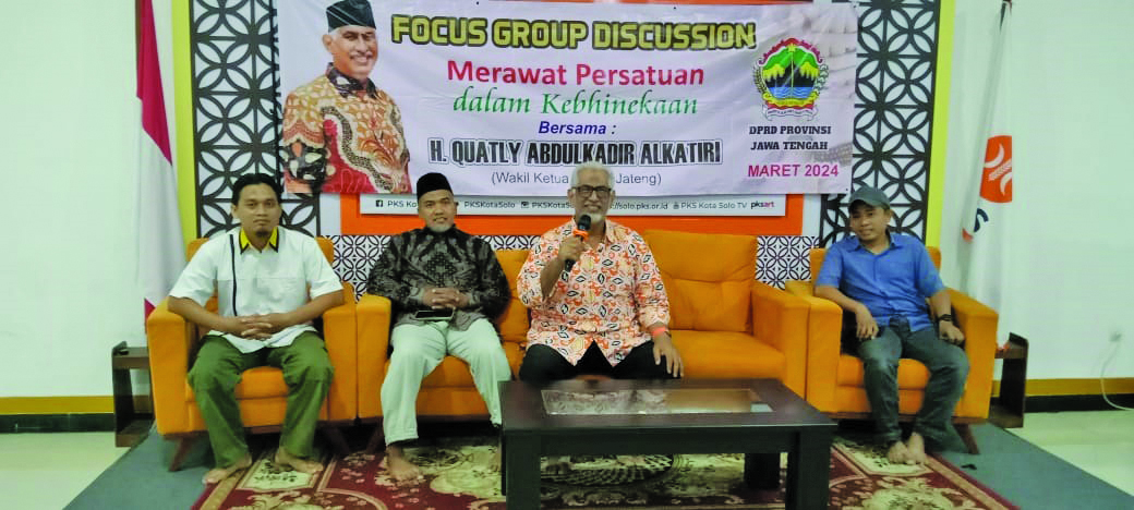 Quatly Abdulkadir Alkatiri (tiga dari kiri) dalam sebuah kegiatan.