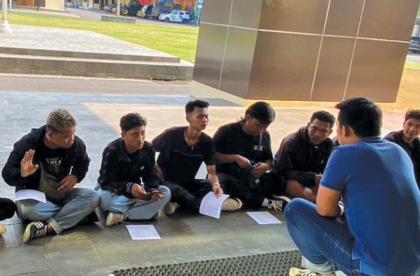 Suporter PSS Sleman diamankan di Mapolresta Solo, kemarin (15/4/2024).&nbsp;