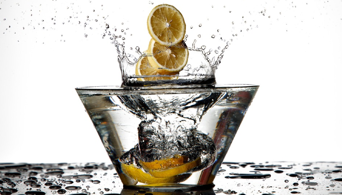 Ilustrasi air lemon.