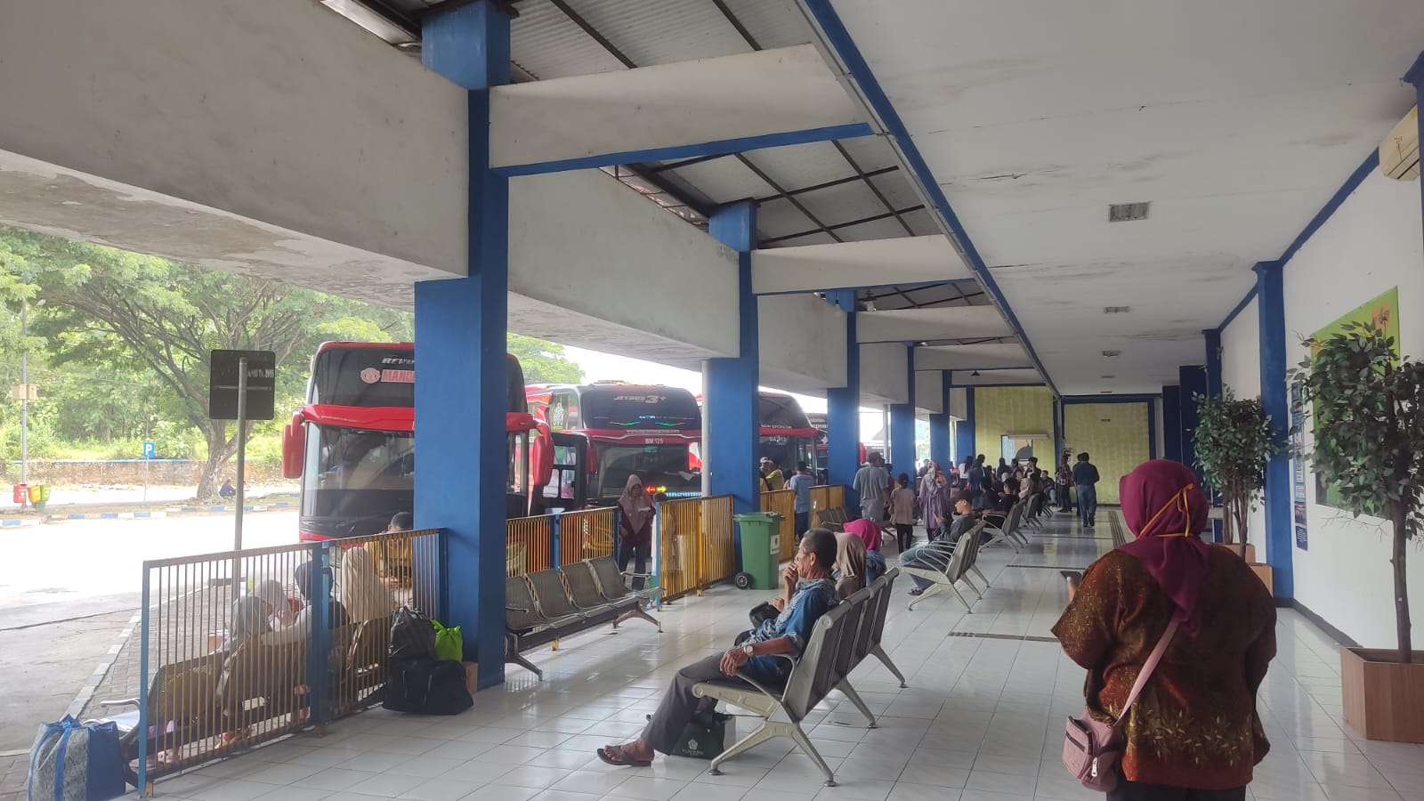 Suasana di Terminal Tipe A Giri Adipura Wonogiri, Minggu (21/4/2024).