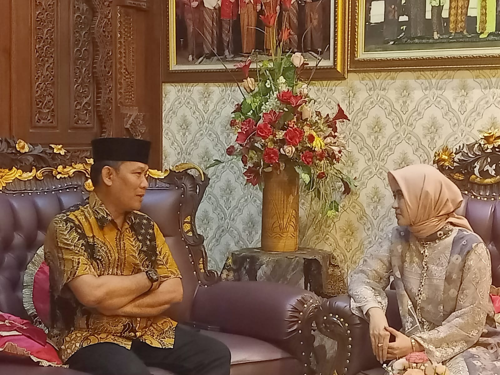 Ketua DPC Gerindra Solo Ardian Kuswinarno bertemu Rektor Unsa Astrid Widayani