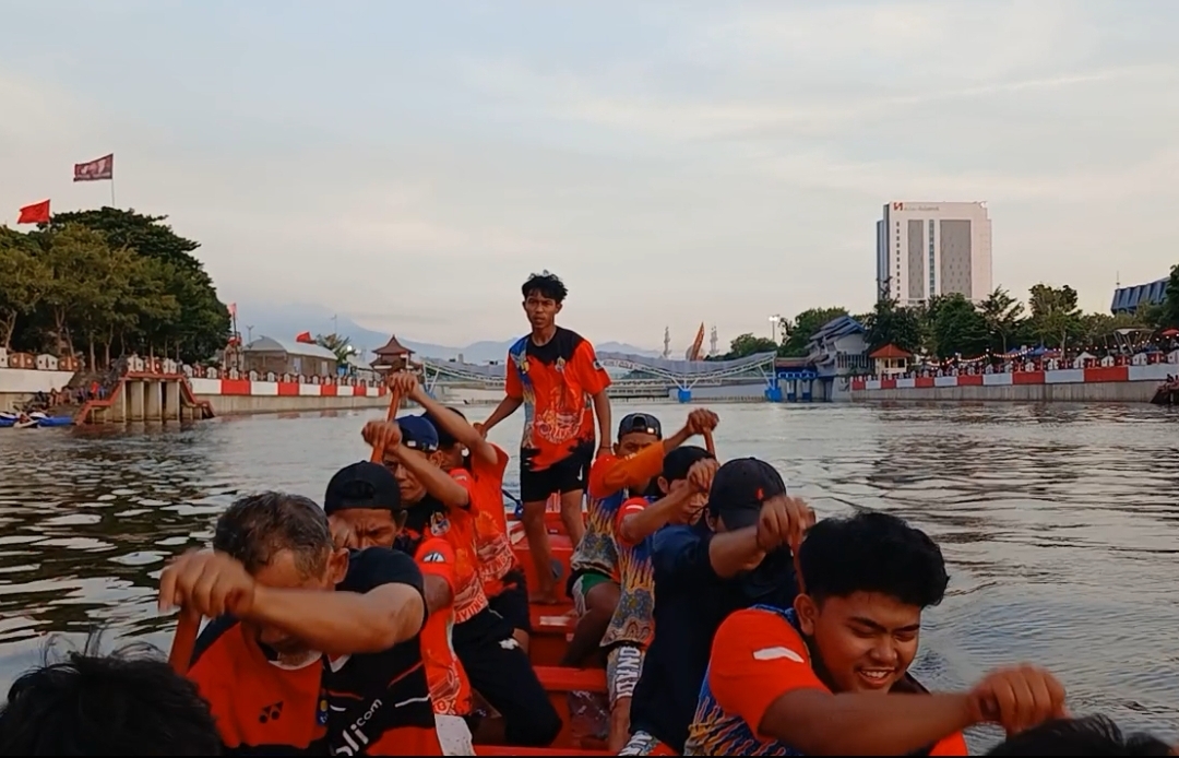 Komunitas Dayung Bendungan Tirtonadi