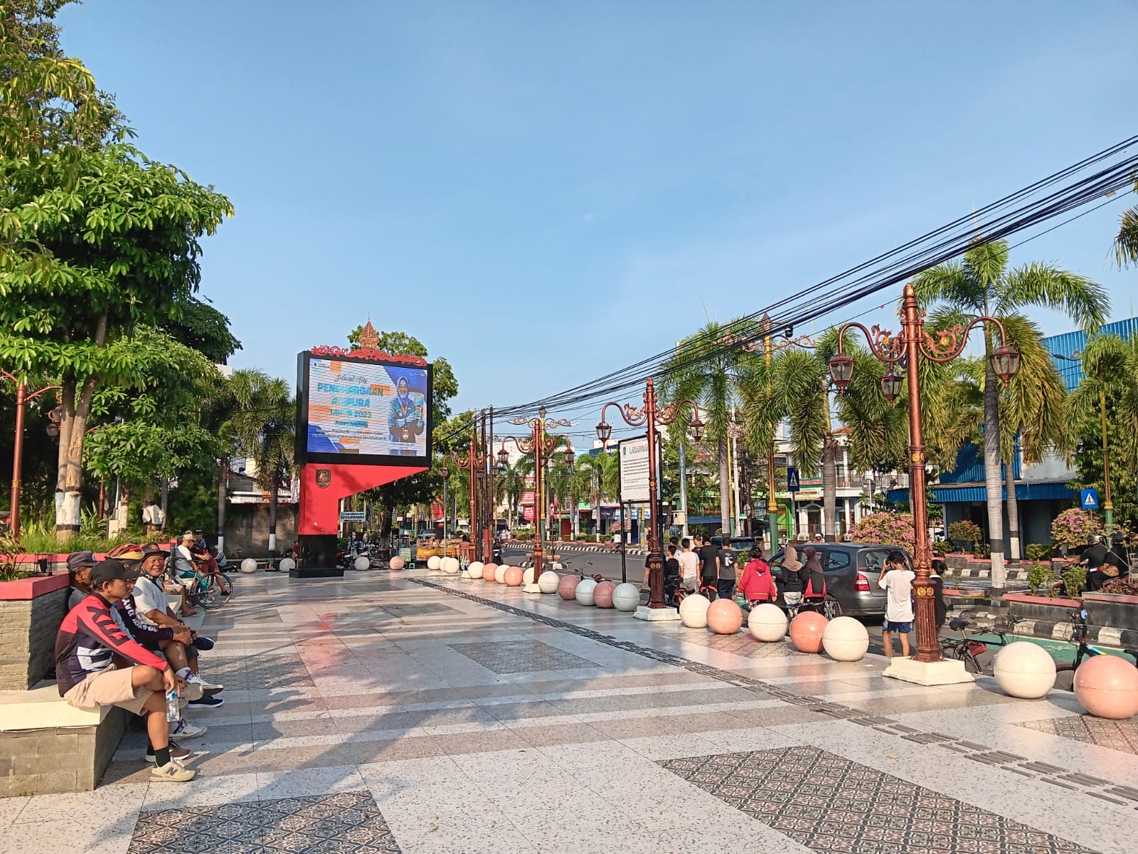 Videotron Alun-Alun Klaten akan dijadikan tempat nobar Indonesia vs Uzbekistan di semi final Piala Asia U-23. (Angga Purenda/Radar Solo)