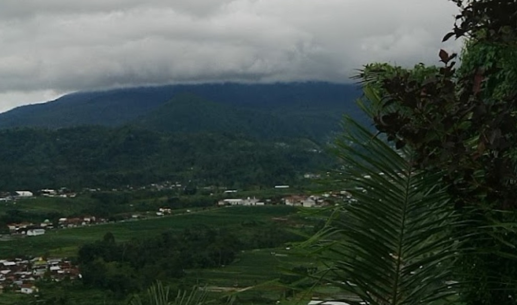 Kawasan bukit Jabal Kanil di Desa Bandardawung, Kecamatan Tawangmangu, Karanganyar.