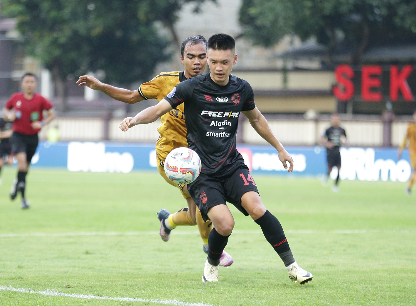 Sho Yamamoto dimainkan Persis Solo melawan Bhayamgkara FC di Stadion PTIK jakarta (30/4/2024).