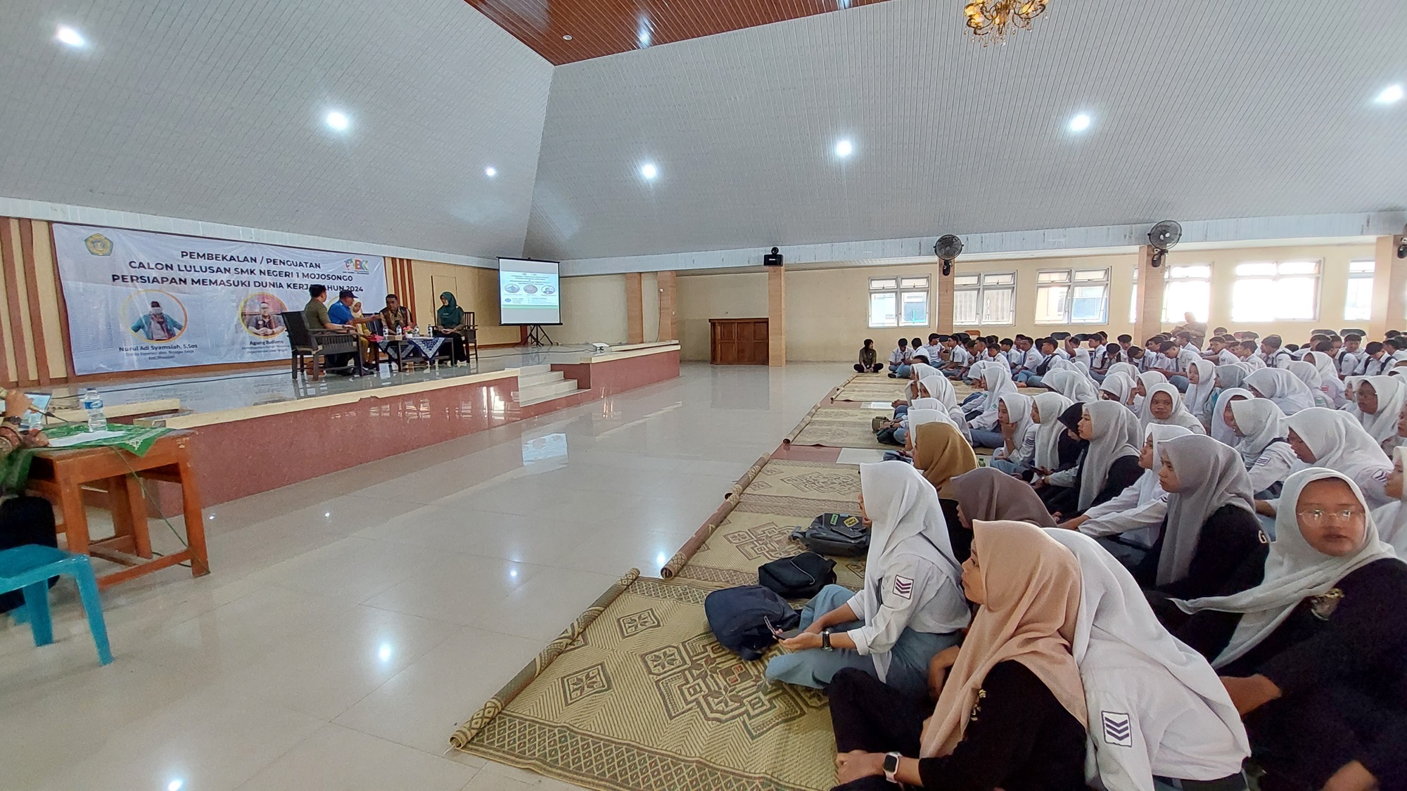 Workshop di aula SMKN 1 Mojosongo, Selasa (30/5).