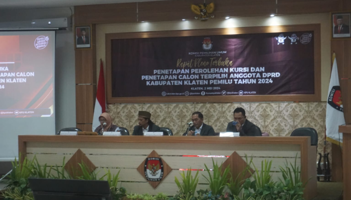 Rapat pleno terbuka penetapan perolehan kursi dan penetapan calon terpilih anggota DPRD Klaten Periode 2024-2029 di aula Kantor KPU Klaten, Kamis (2/5).