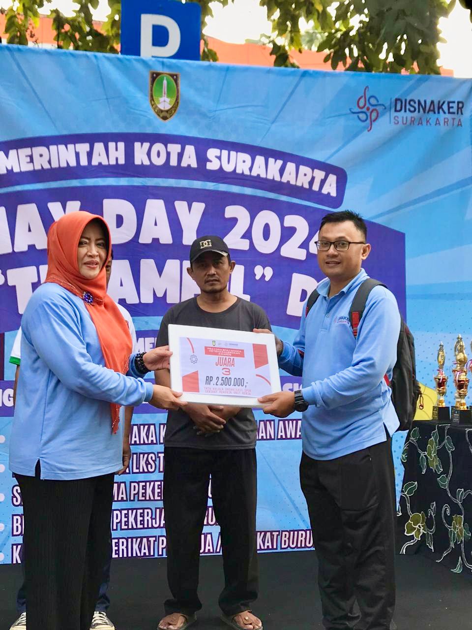 Perwakilan SPSI The Sunan Hotel Solo, Nurahman Arie Wijayanto bertempat di kantor Dinas Tenaga Kerja Kota Surakarta.