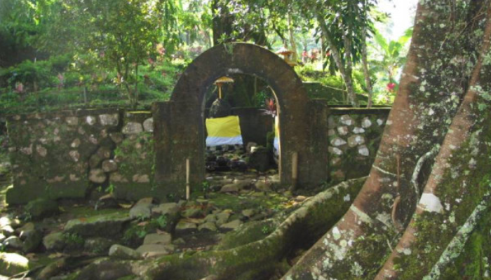 Situs Menggung di Nglurah, Tawangmangu, Karanganyar.
