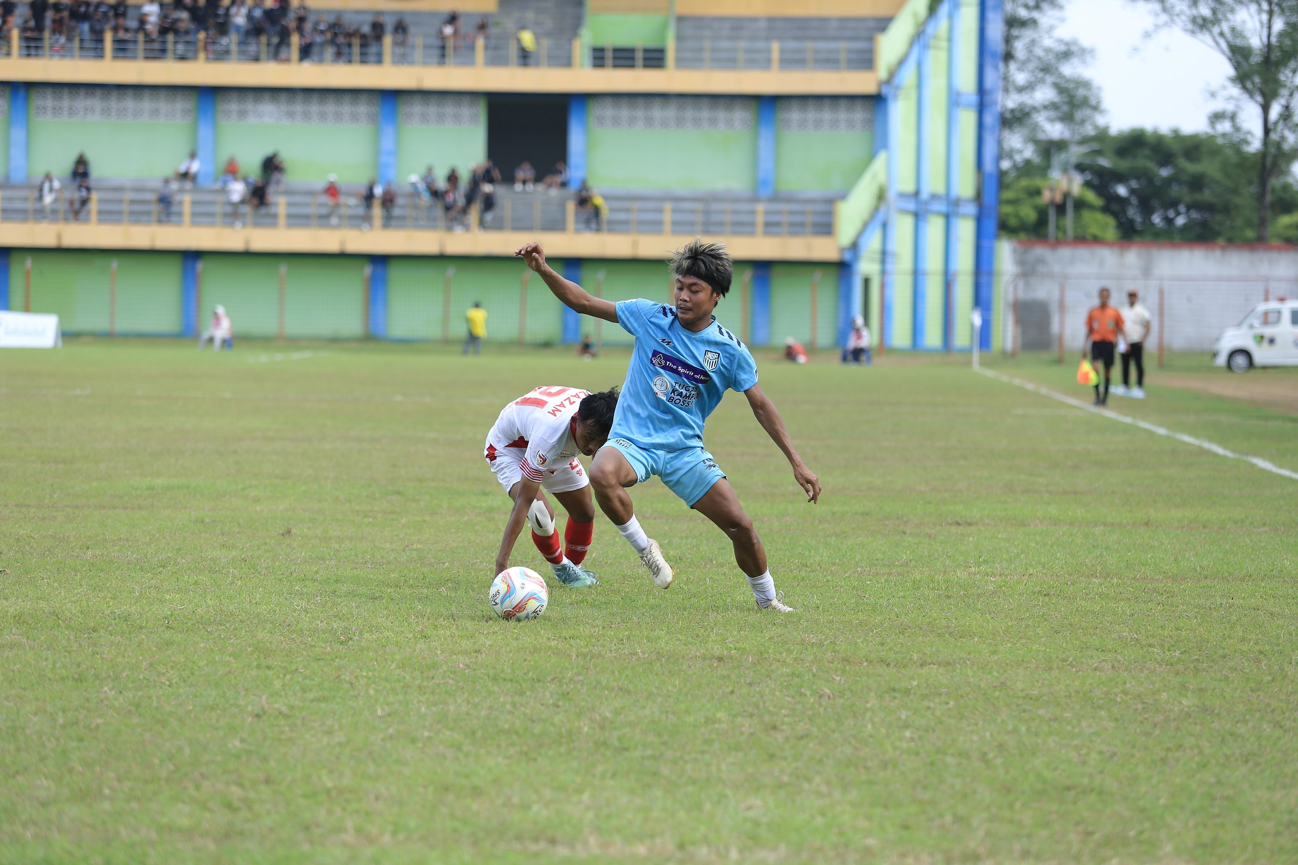 Laga Unsa FC melawan Persiba Bantul di Stadion Wergu Wetan Kudus, Minggu sore.