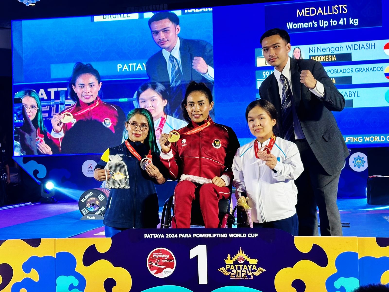 Atket para angkat berat Indonesia Ni Nengah Widiasih saat rauh emas di ajang Pattaya 2024 Para Powerlifting World Cup, 11 Mei 2024.