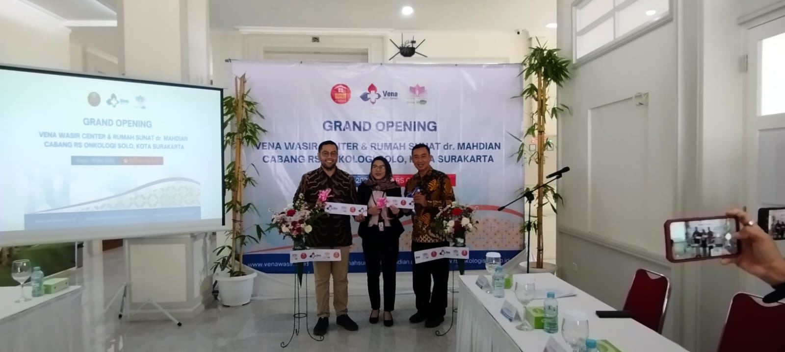 Grand Opening Vena Wasir Center cabang ke-27 di Rumah Sakit Onkologi Solo, Kamis (16/5/2024) Jl. Siwalan No.37, Kerten, Kec. Laweyan, Kota Surakarta.
