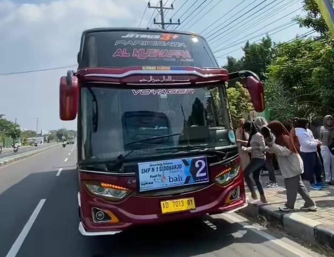 Siswa SMPN 1 Sidoharjo, Sragen study tour beberapa waktu lalu. Larangan study tour sekolah dikeluhkan pelaku jasa perjalanan wisata. (Dokumentasi Biro Wisata Spectra Holiday for Radar Solo)
