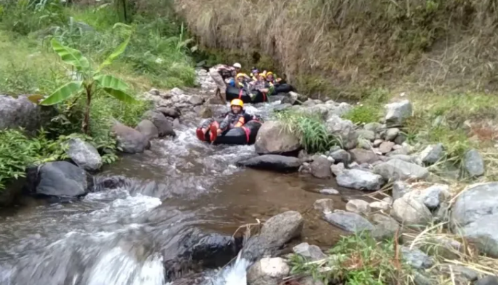 Tubing Muslim Kali Jlantah di Jatiyoso, Karanganyar.